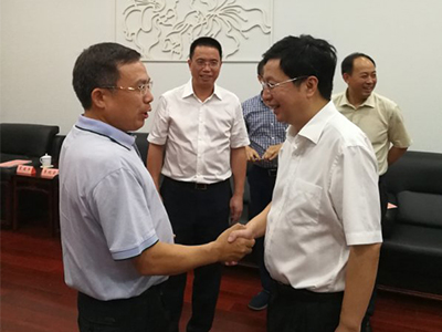 证通董事长_董事长证照片(2)